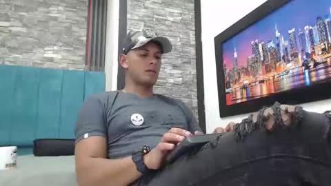 Snapshot of chris_dick2 chatting on 26, 11, 2025 chris_dick2 online show from 26, 11, 2025