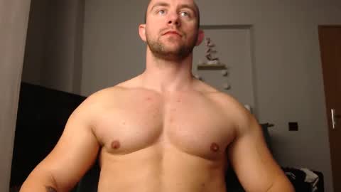Snapshot of chrisbigbiceps chatting on 5, 12, 2024 chrisbigbiceps online show from 5, 12, 2024