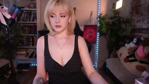 Snapshot of chriss_foxx chatting on 10, 6, 2026 chriss_foxx online show from 10, 6, 2026