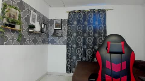 chriss_johnson online show from 25, 10, 2025