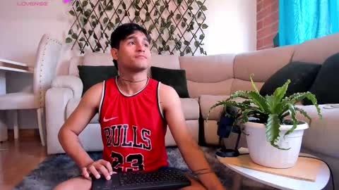 Christian Wang online show from 16, 12, 2025