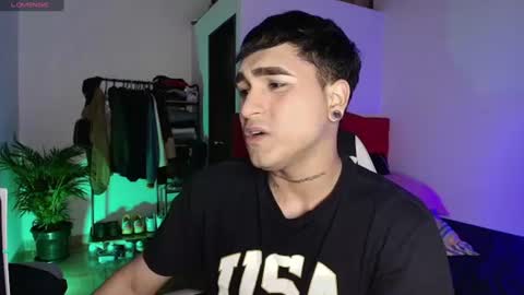 Snapshot of chriss_wg_ chatting on 28, 6, 2026 Christian Wang online show from 28, 6, 2026