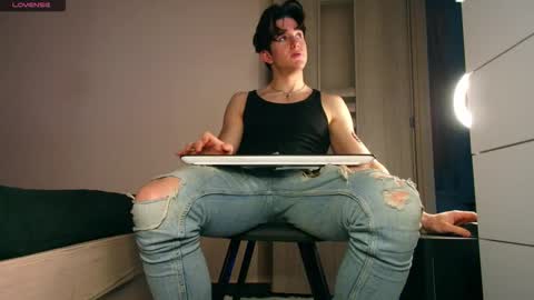 UPVOTE ME ------  ILL DO SOMETHING FOR FREE online show from 5, 1, 2026