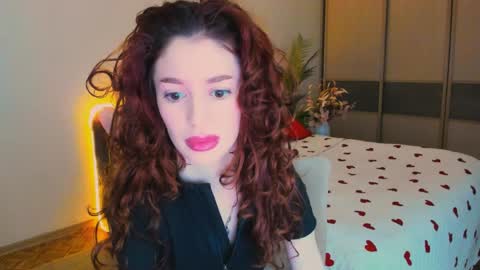 christinaconteeree online show from 8, 4, 2026