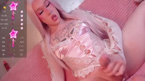 Snapshot of christinaloveu chatting on 8, 12, 2024 crisss online show from 8, 12, 2024