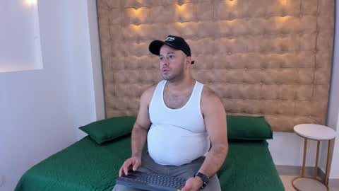 christopher_cruz_ online show from 23, 11, 2025