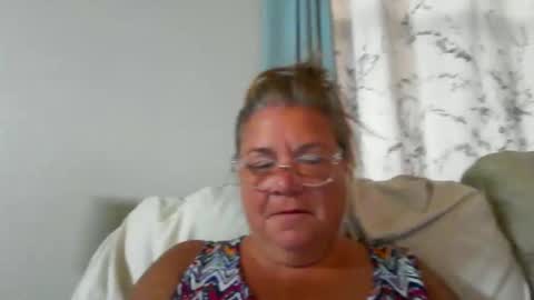 Snapshot of christopher_rain chatting on 10, 6, 2026 Christopher Rain online show from 10, 6, 2026