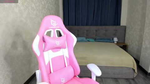 hristy3 online show from 10, 2, 2025