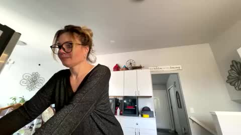 Christy Stevens online show from 20, 4, 2026