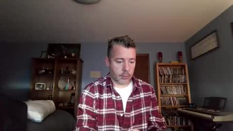 chrisw8121 online show from 4, 12, 2025