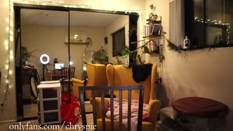 Snapshot of chrysanthulu chatting on 4, 10, 2025 Chrys online show from 4, 10, 2025