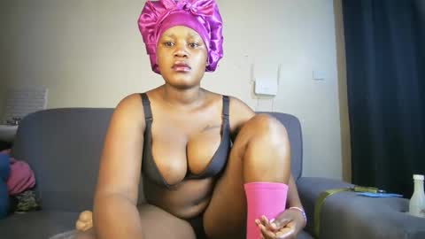 Snapshot of chubby_flora chatting on 18, 5, 2026 Flora online show from 18, 5, 2026