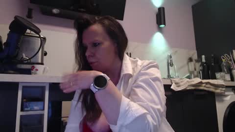 Snapshot of chwerry_b0 chatting on 11, 12, 2024 Jessica online show from 11, 12, 2024