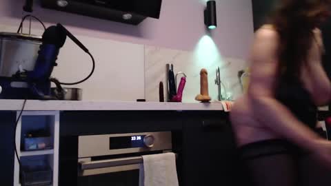 Snapshot of chwerry_b0 chatting on 18, 12, 2024 Jessica online show from 18, 12, 2024