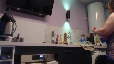 Snapshot of chwerry_b0 chatting on 6, 2, 2025 Jessica online show from 6, 2, 2025