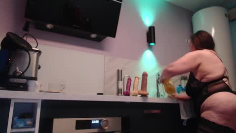 Snapshot of chwerry_b0 chatting on 10, 2, 2025 Jessica online show from 10, 2, 2025