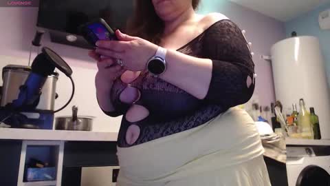 Snapshot of chwerry_b0 chatting on 29, 9, 2025 Jessica online show from 29, 9, 2025