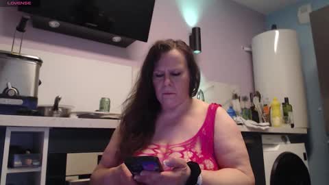 Snapshot of chwerry_b0 chatting on 5, 10, 2025 Jessica online show from 5, 10, 2025