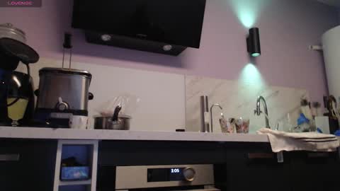 Snapshot of chwerry_b0 chatting on 30, 10, 2025 Jessica online show from 30, 10, 2025