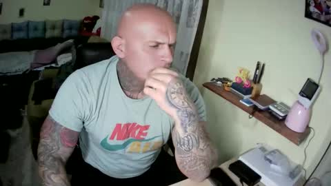 cikakure16081976 online show from 12, 1, 2025