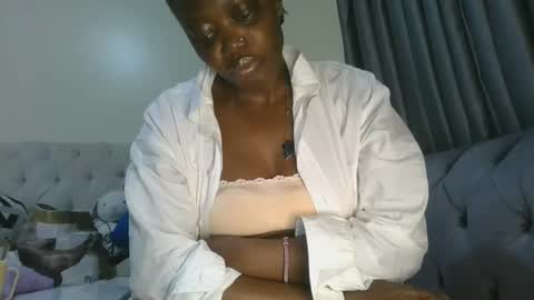 Snapshot of cilia_petite chatting on 6, 6, 2026 cilia petite online show from 6, 6, 2026