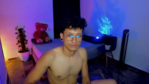 Snapshot of cinamon_kingdom chatting on 17, 1, 2025 Luna and Sebas online show from 17, 1, 2025