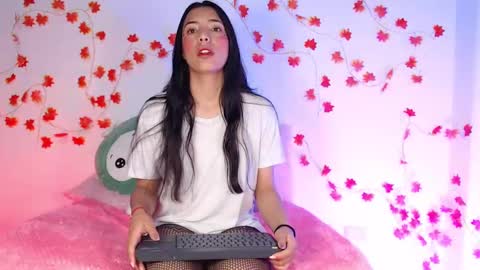 Sofi Eva and Mey online show from 1, 3, 2025