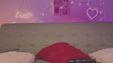 Sofi Eva and Mey online show from 6, 4, 2026