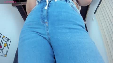 Snapshot of cintiagreyx chatting on 2, 10, 2025 CINTIA online show from 2, 10, 2025