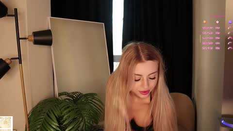 Snapshot of cirilada chatting on 3, 11, 2025 Sandy online show from 3, 11, 2025