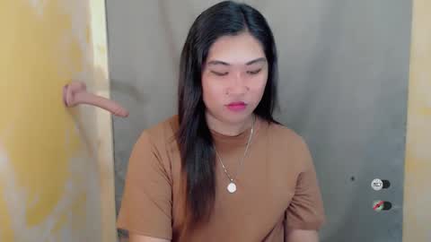 Snapshot of clairewntr_ chatting on 17, 12, 2024 CLAIRE online show from 17, 12, 2024