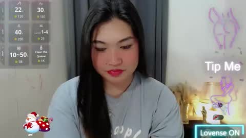 Snapshot of clairewntr_ chatting on 12, 10, 2025 CLAIRE online show from 12, 10, 2025