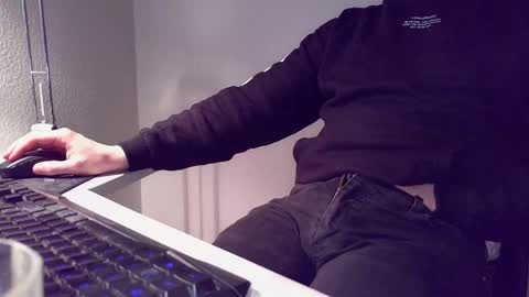 clamshive7 online show from 25, 3, 2026