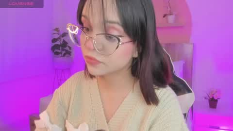 Snapshot of clara_lu chatting on 7, 7, 2026 C L A R A online show from 7, 7, 2026