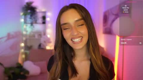 Clara smile online show from 4, 3, 2026