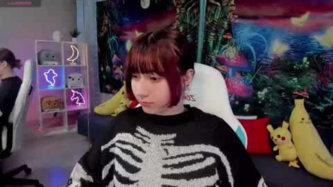 Snapshot of clarabenson chatting on 5, 11, 2025 clarabenson online show from 5, 11, 2025