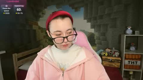 Snapshot of clarabenson chatting on 5, 1, 2026 clarabenson online show from 5, 1, 2026