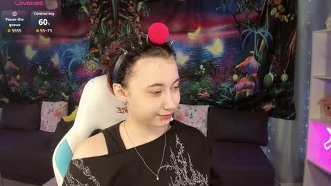 Snapshot of clarabenson chatting on 5, 4, 2026 clarabenson online show from 5, 4, 2026