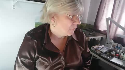 clare nylons online show from 29, 10, 2025