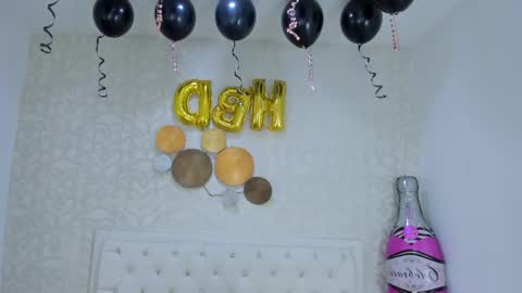 Snapshot of clarisse28 chatting on 22, 12, 2024 Mistress Clarisse online show from 22, 12, 2024