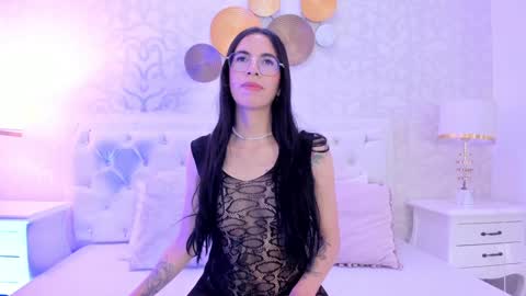 Snapshot of clarisse28 chatting on 9, 1, 2025 Mistress Clarisse online show from 9, 1, 2025