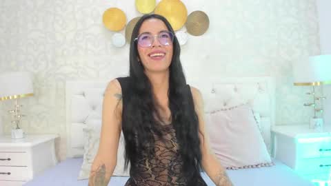 Snapshot of clarisse28 chatting on 9, 2, 2025 Mistress Clarisse online show from 9, 2, 2025