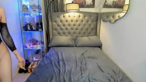 Snapshot of claudia_empress chatting on 18, 10, 2025 Naughty Claudia online show from 18, 10, 2025