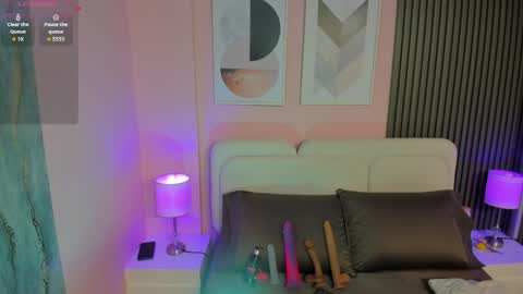 clauwdeen  wolf online show from 8, 4, 2026