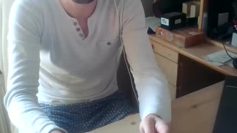 Snapshot of cleanwave chatting on 6, 11, 2025 cleanwave online show from 6, 11, 2025