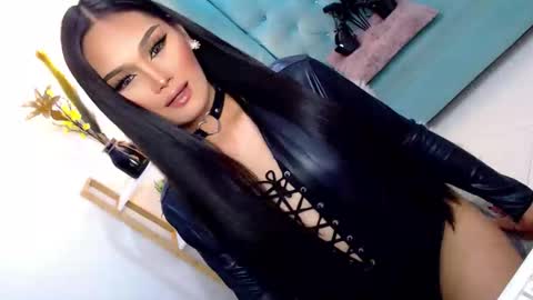 Cleo online show from 5, 10, 2025