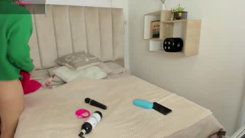 clhoe_johnson_ online show from 9, 9, 2025