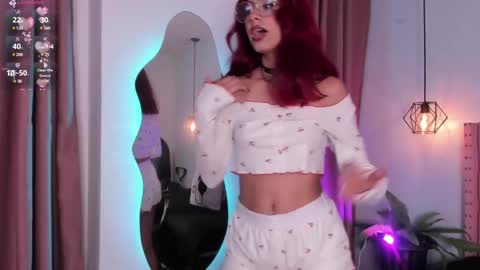 Snapshot of cloe__hills chatting on 1, 3, 2025 Cloe online show from 1, 3, 2025