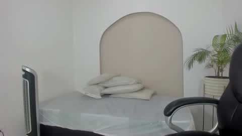 Snapshot of cloe_amazingg chatting on 16, 12, 2025 Cloe online show from 16, 12, 2025