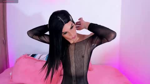 CLOE REMINTON online show from 4, 2, 2025